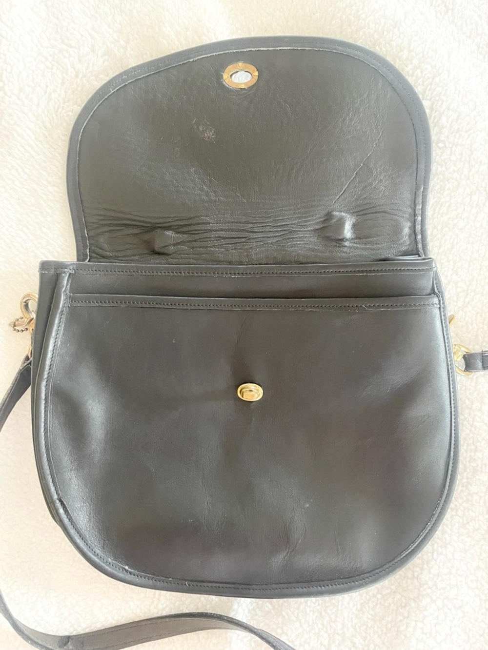 Coach Vintage Willis Turnlock Flap Black Leather Crossbody Bag - Picture 3 of 16
